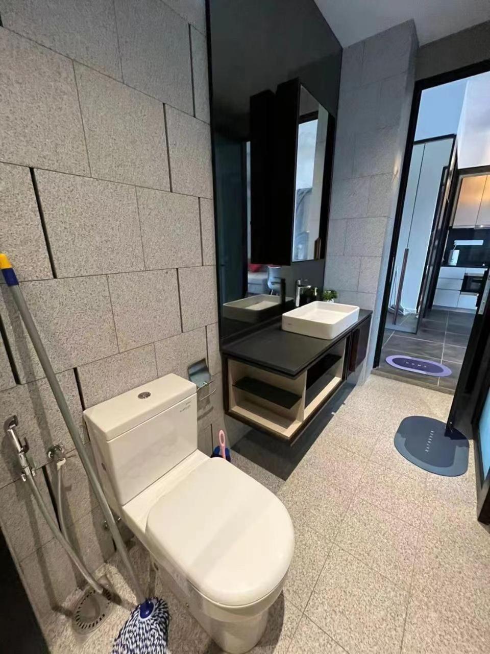 Borderless Swimming Pool - Invincible Twin Towers View - Free Wifi Apartment Kampong Gombak Utara Exterior photo